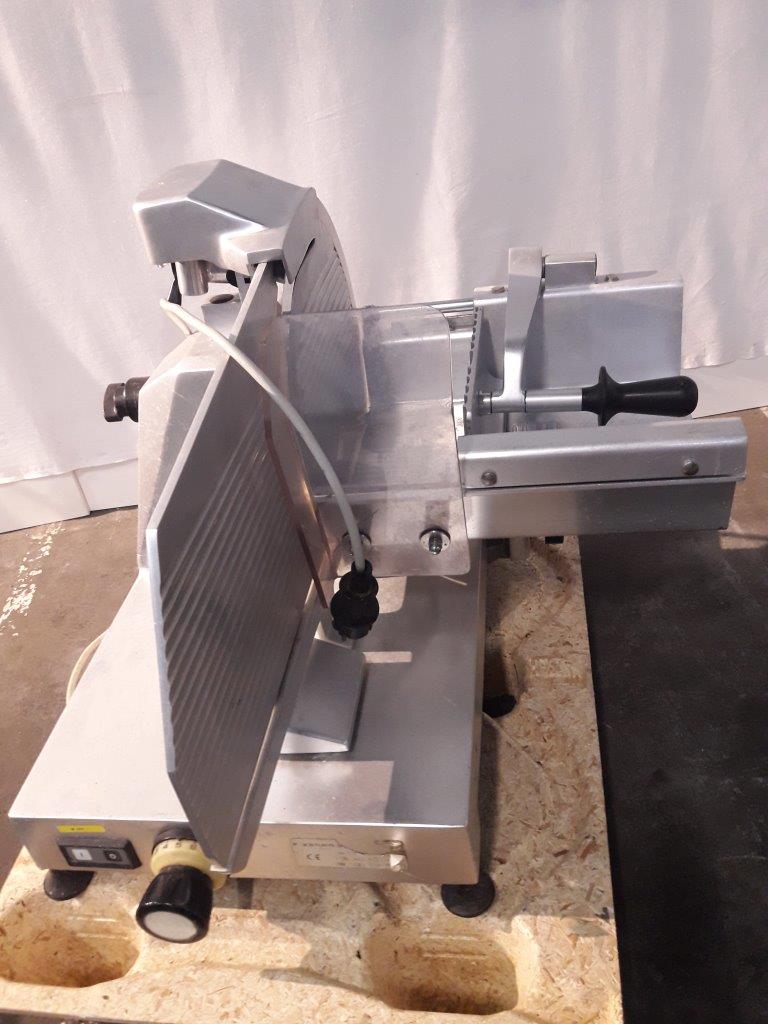 Aufschnittmaschine mit integriertem Schleifapparat
